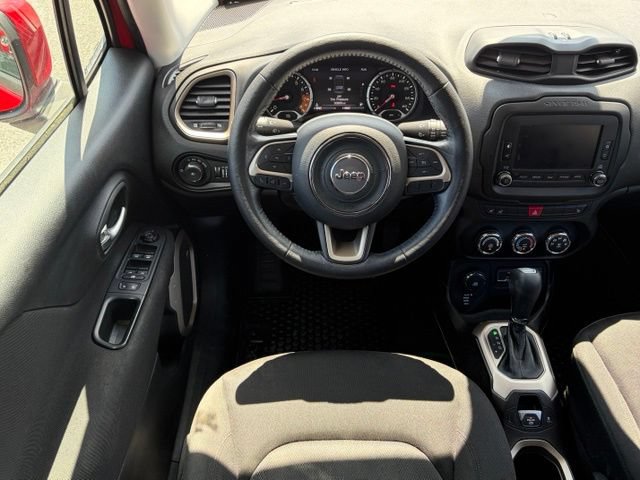 Used 2017 Jeep Renegade Latitude AWD/4WD image 32