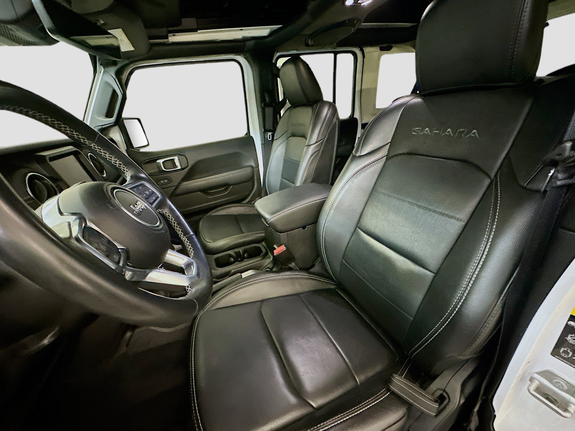 Used 2022 Jeep Wrangler Sahara w/ Safety Group image 13