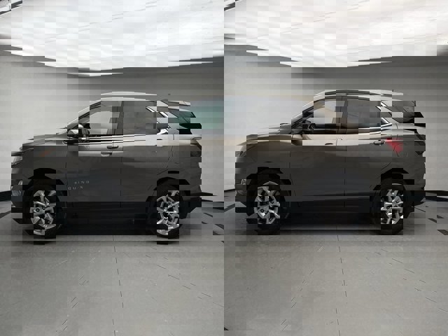 Used 2018 Chevrolet Equinox LT image 2