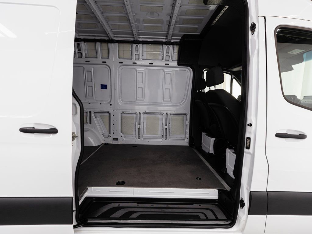 Used 2025 Mercedes-Benz Sprinter 2500 image 24