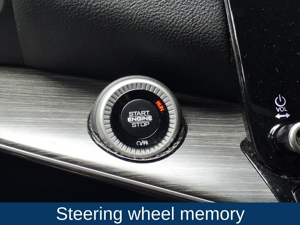 Used 2024 Jeep Wagoneer Series III AWD/4WD image 5