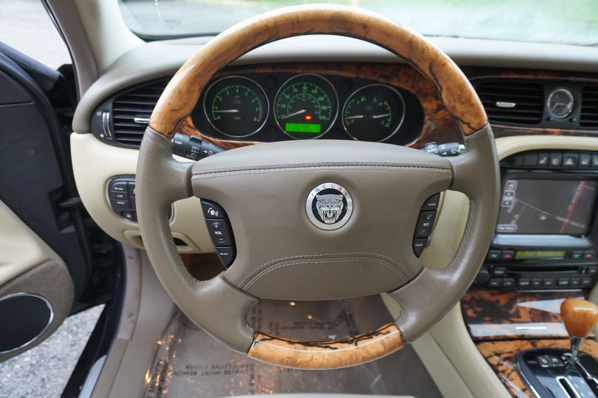 Used 2008 Jaguar XJ8 RWD image 24
