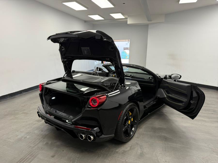 Used 2019 Ferrari Portofino RWD image 44