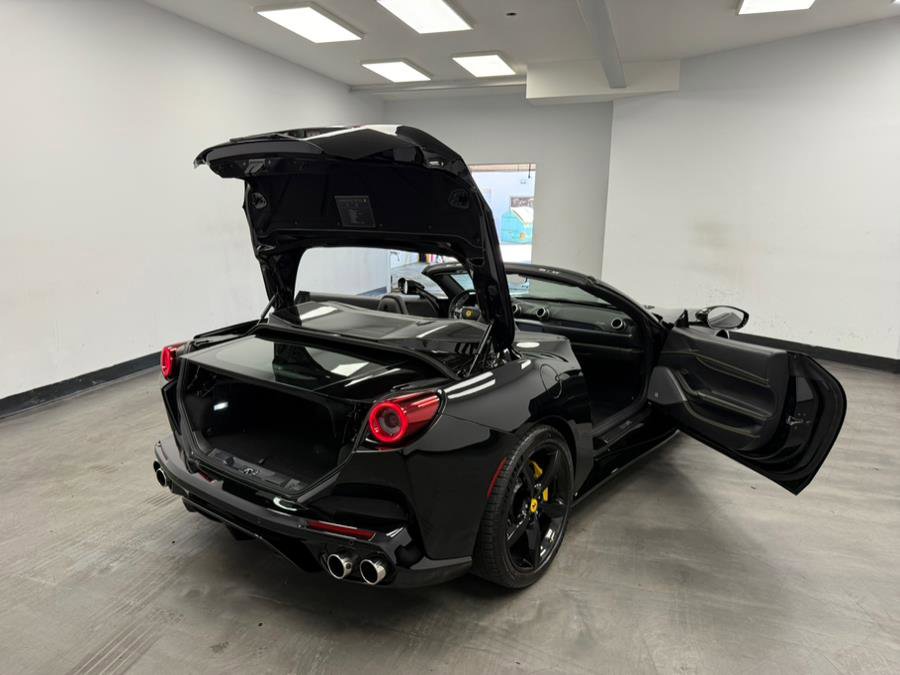 Used 2019 Ferrari Portofino RWD image 44
