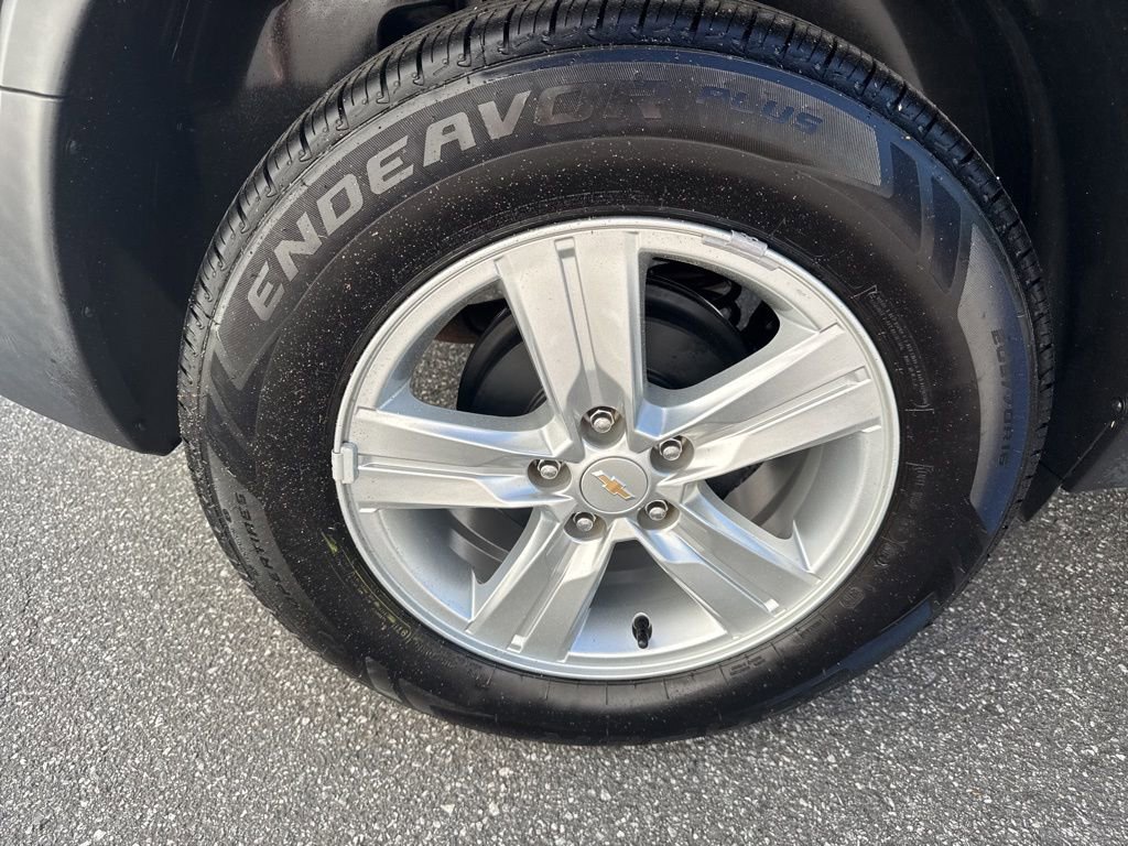 Used 2022 Chevrolet Trax LS w/ Tint and Cruise Package image 9