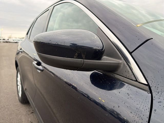 Used 2021 Ford Escape SE image 4