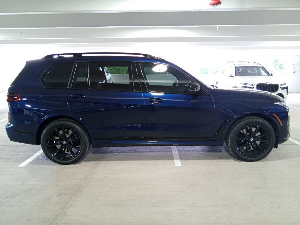 Certified 2024 BMW X7 M60i w/ Executive Package AWD/4WD image 5