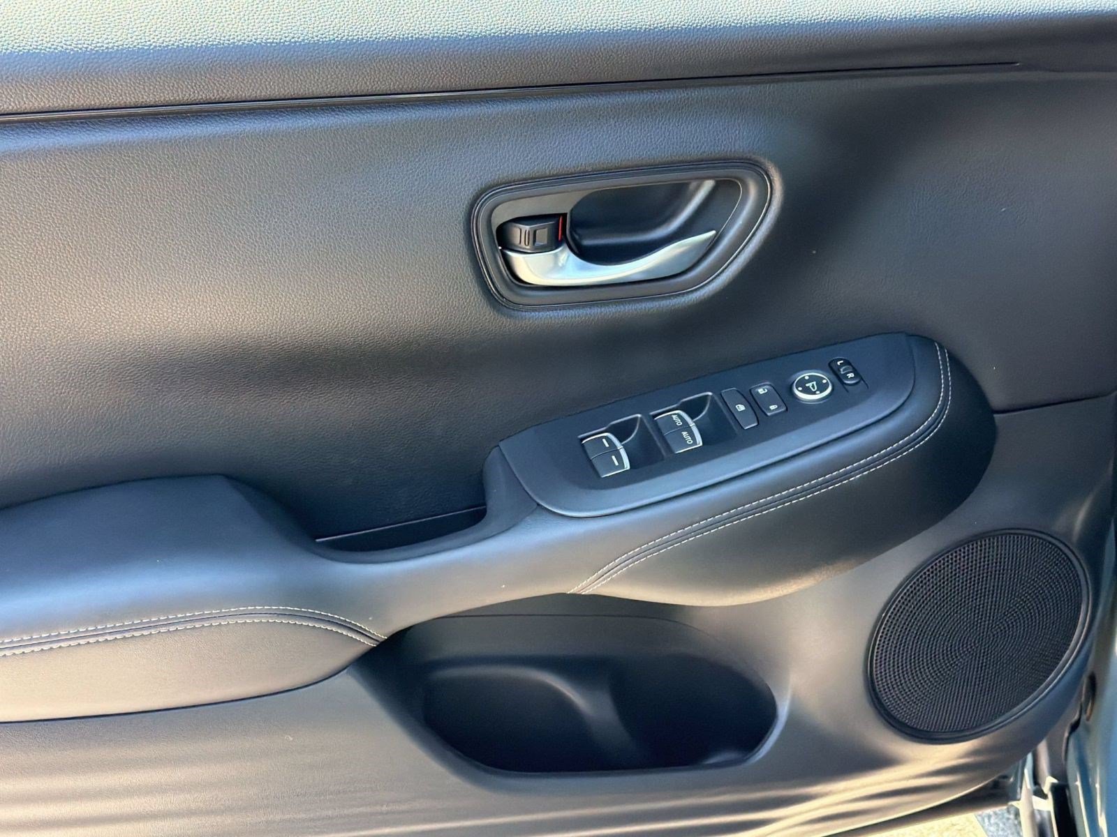 Used 2024 Honda HR-V EX-L image 13