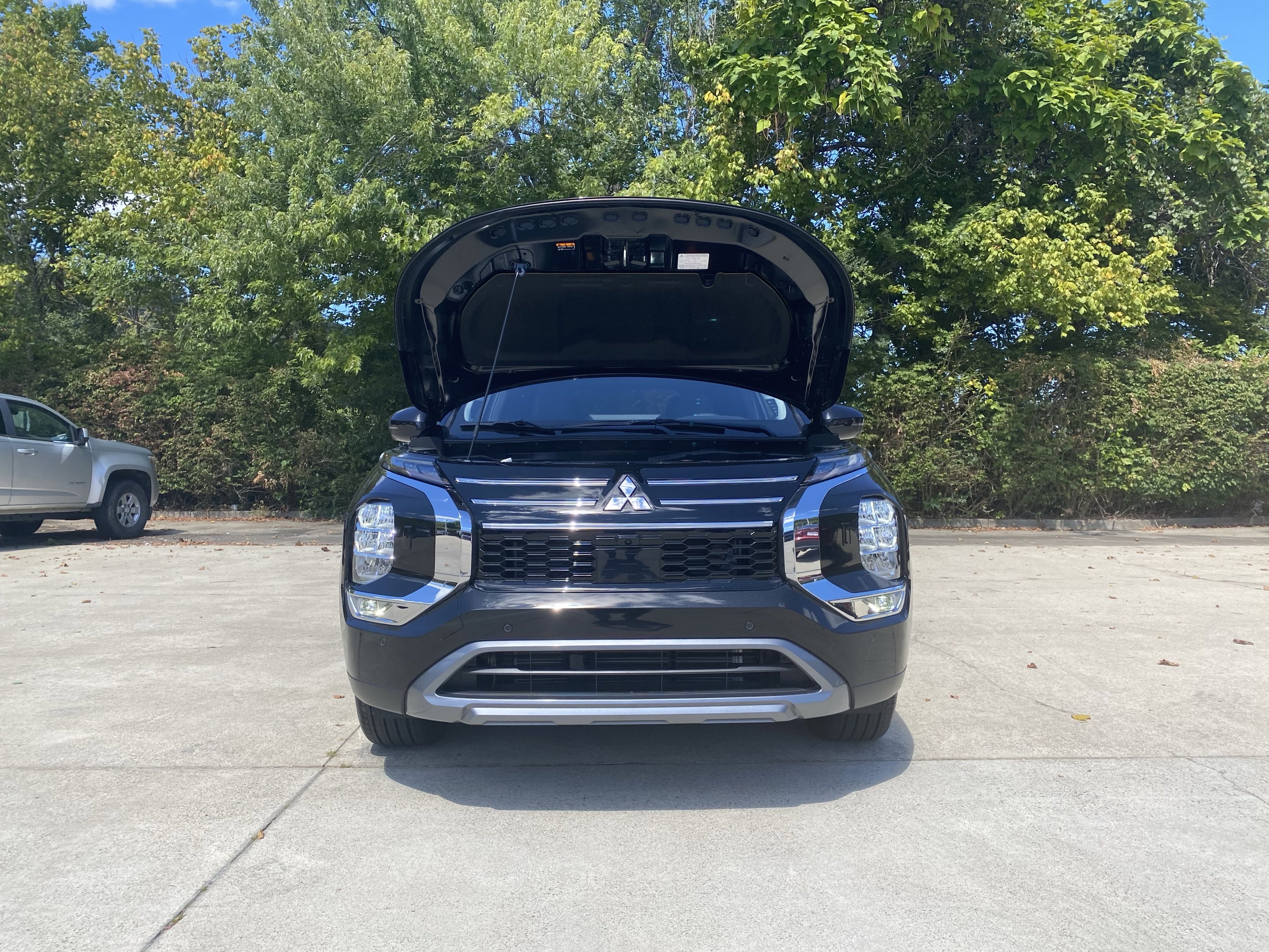 New 2025 Mitsubishi Outlander SE image 33