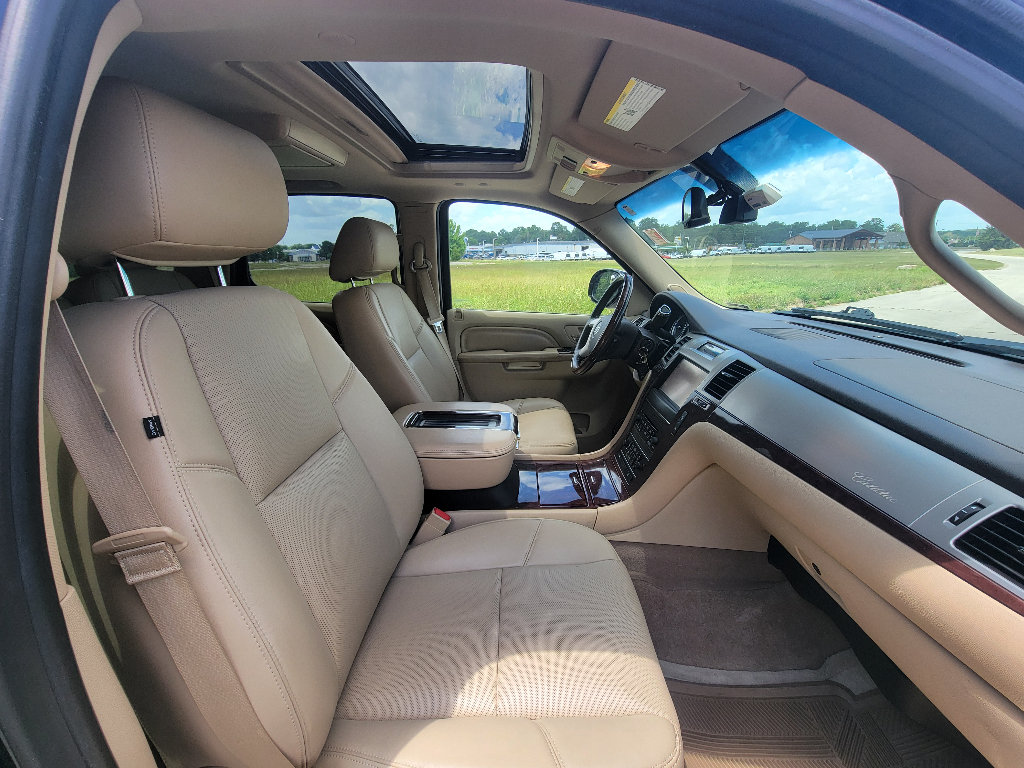 Used 2014 Cadillac Escalade Premium AWD/4WD image 36