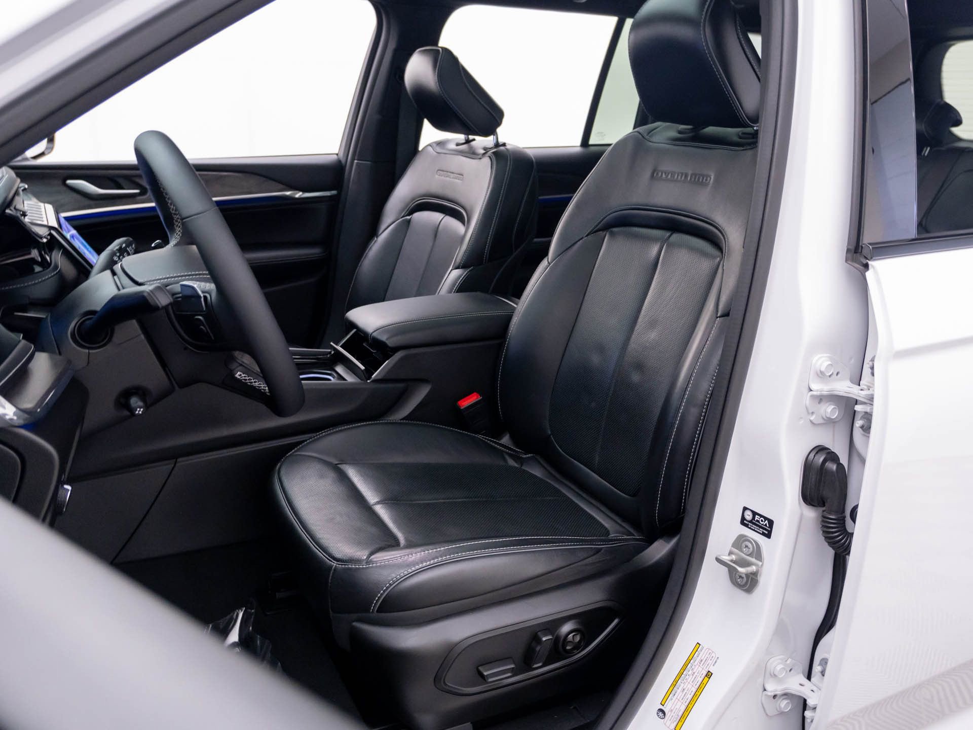 Used 2023 Jeep Grand Cherokee Overland image 19