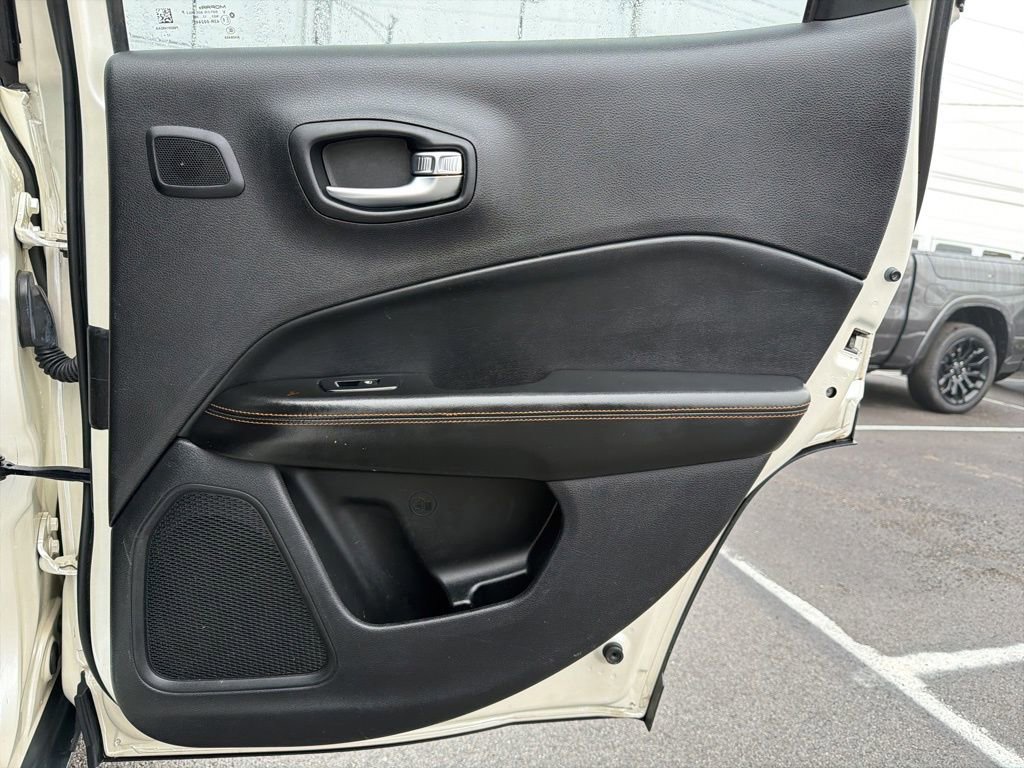 Used 2018 Jeep Compass Limited w/ Navigation Group FWD image 17