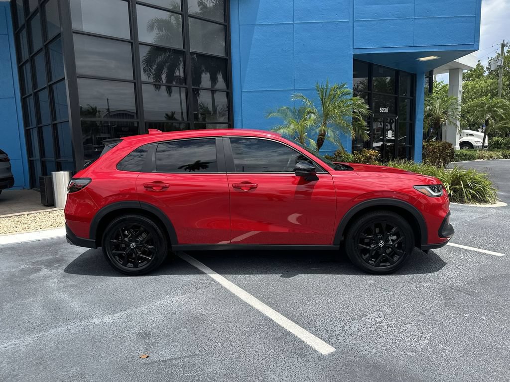 Used 2025 Honda HR-V Sport image 9