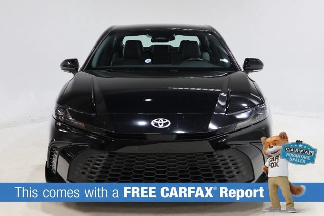 Used 2025 Toyota Camry SE FWD image 2
