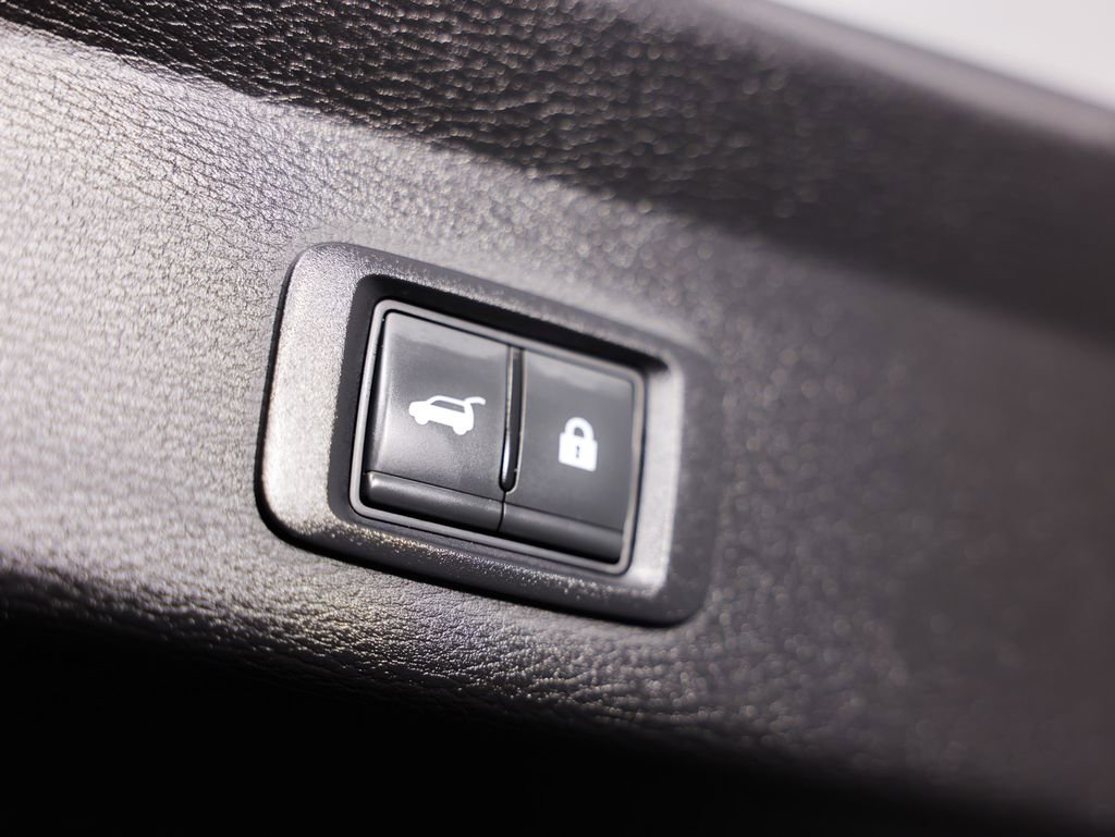 Used 2024 Mitsubishi Outlander SE image 16