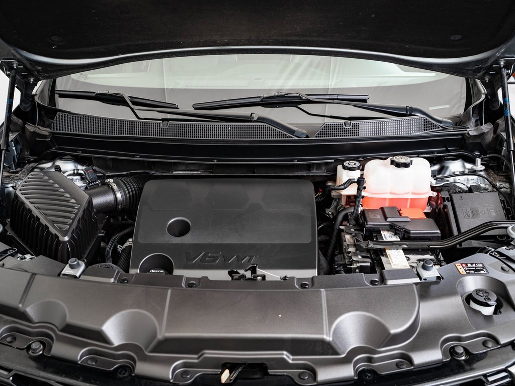 Used 2023 Chevrolet Traverse Premier image 46