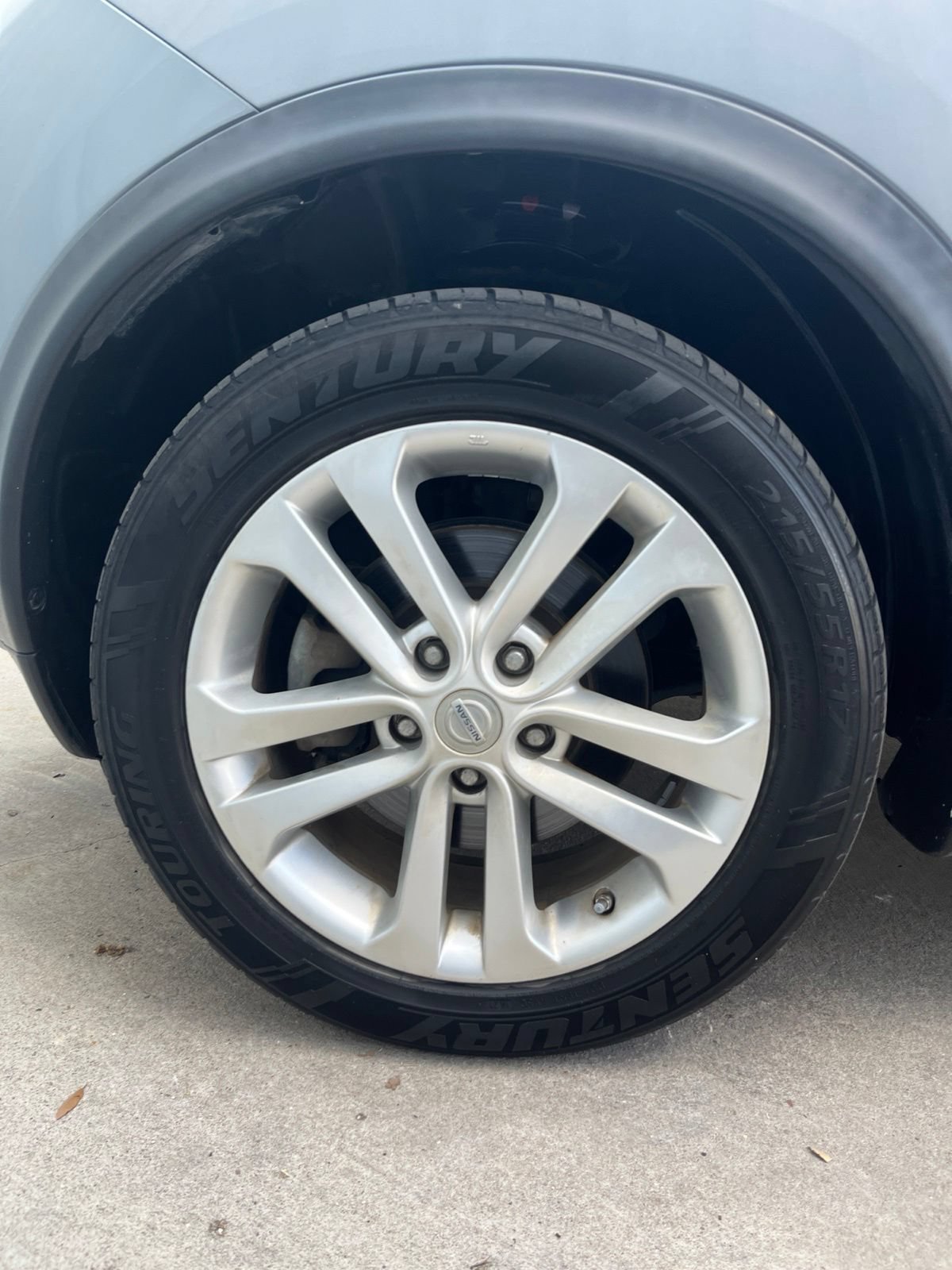 Used 2014 Nissan Juke S FWD image 21