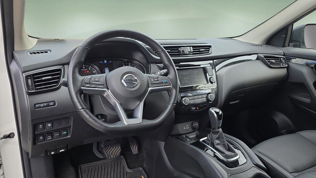 Used 2022 Nissan Rogue Sport SL w/ Premium Package image 28