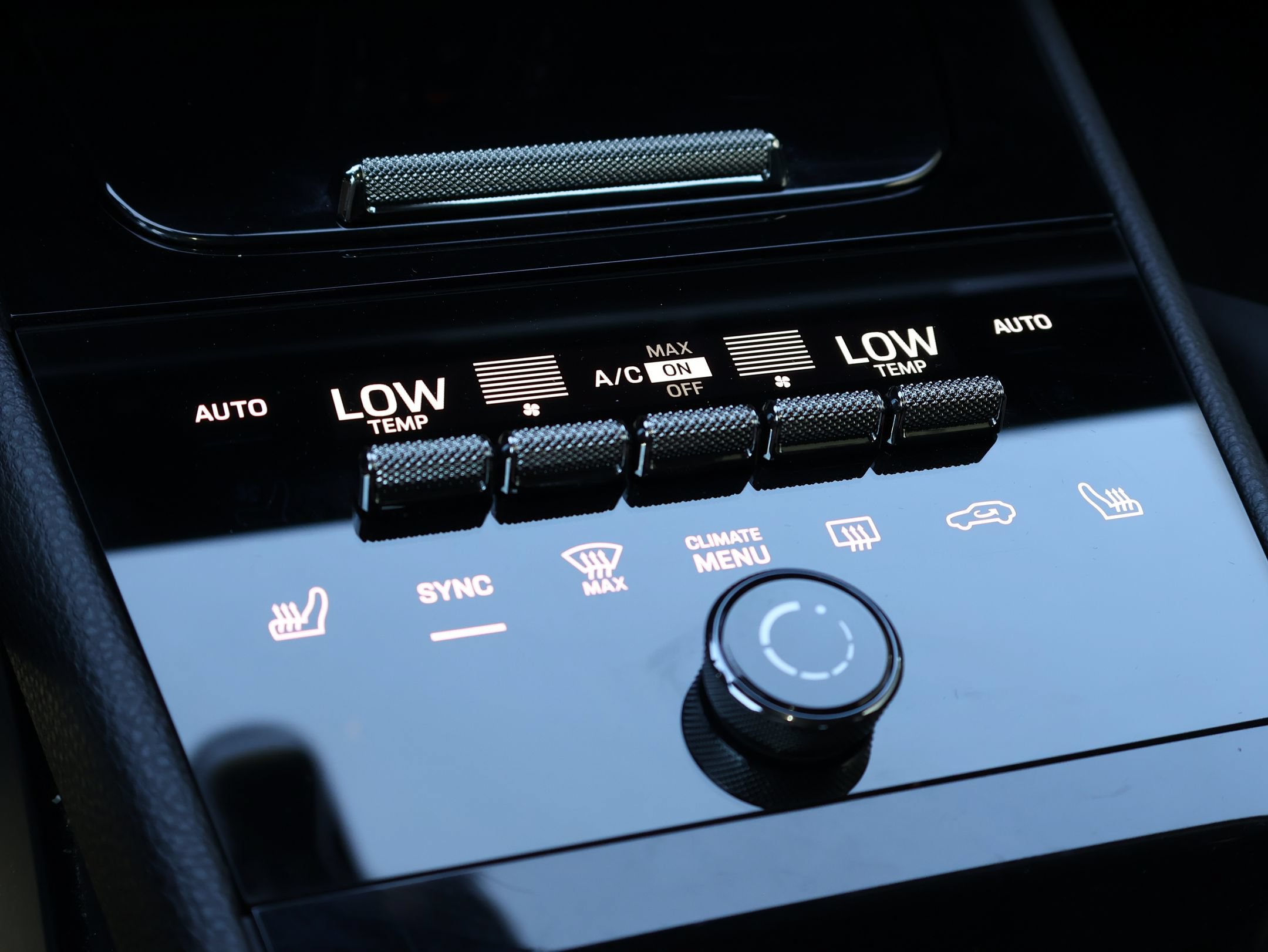 Certified 2024 Porsche Cayenne AWD/4WD image 26