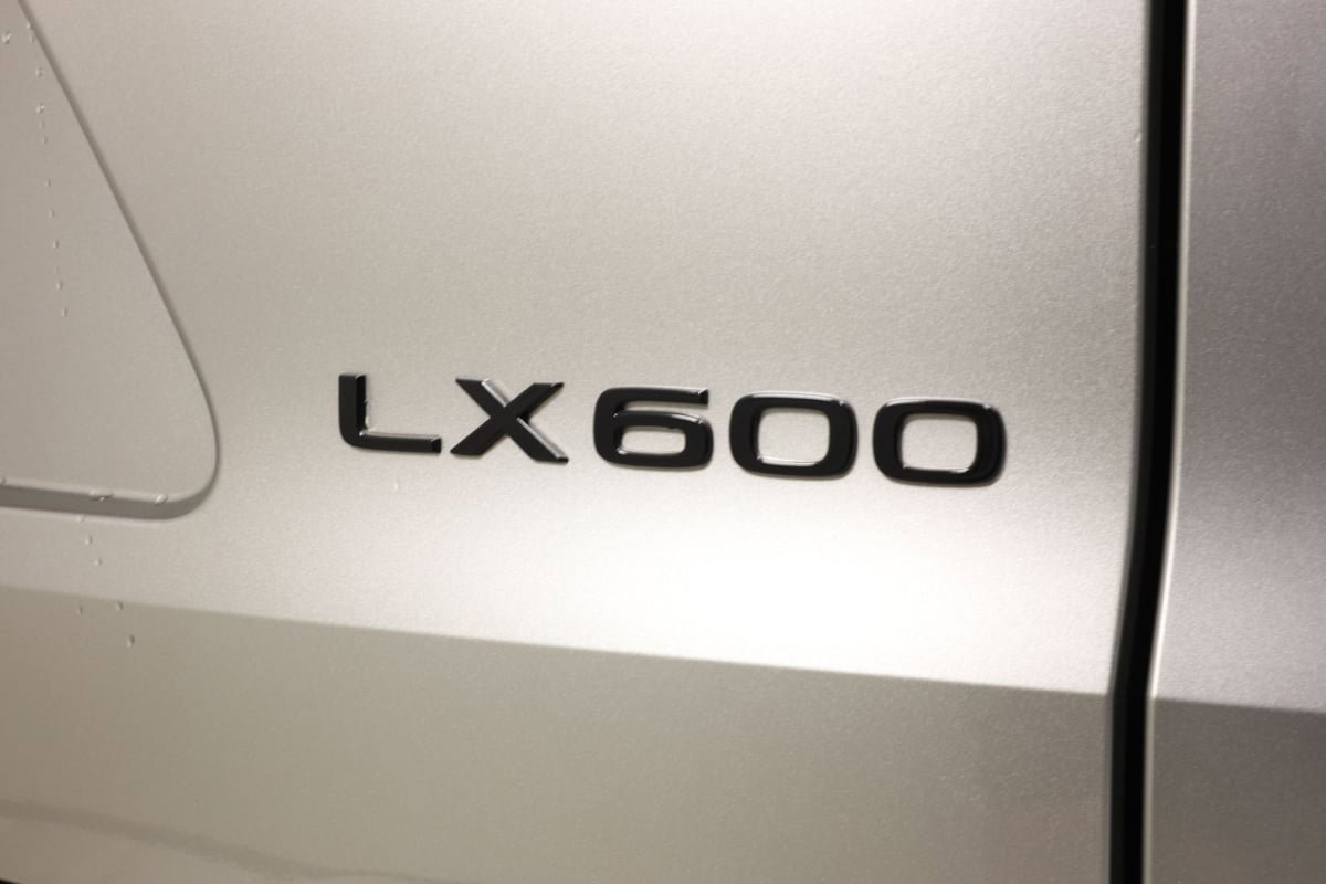 Used 2023 Lexus LX 600 F Sport w/ Accessory Package (Z1) AWD/4WD image 36