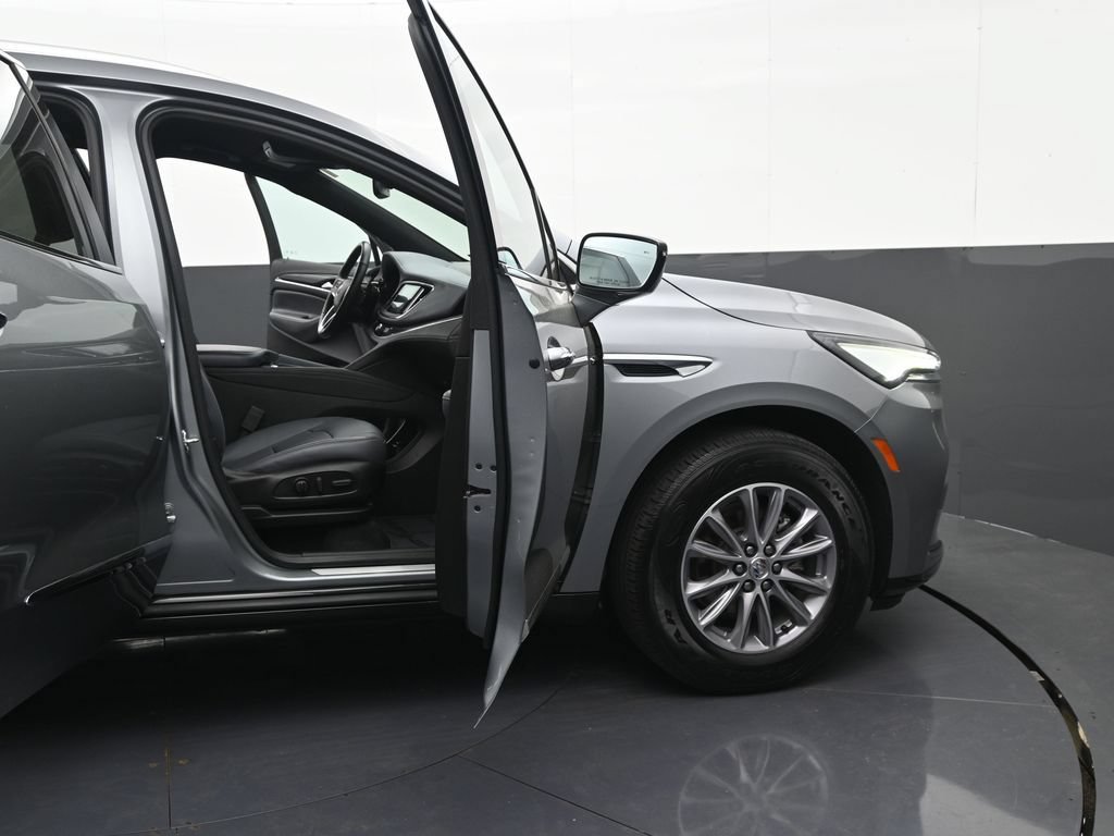 Used 2023 Buick Enclave Essence AWD/4WD image 9