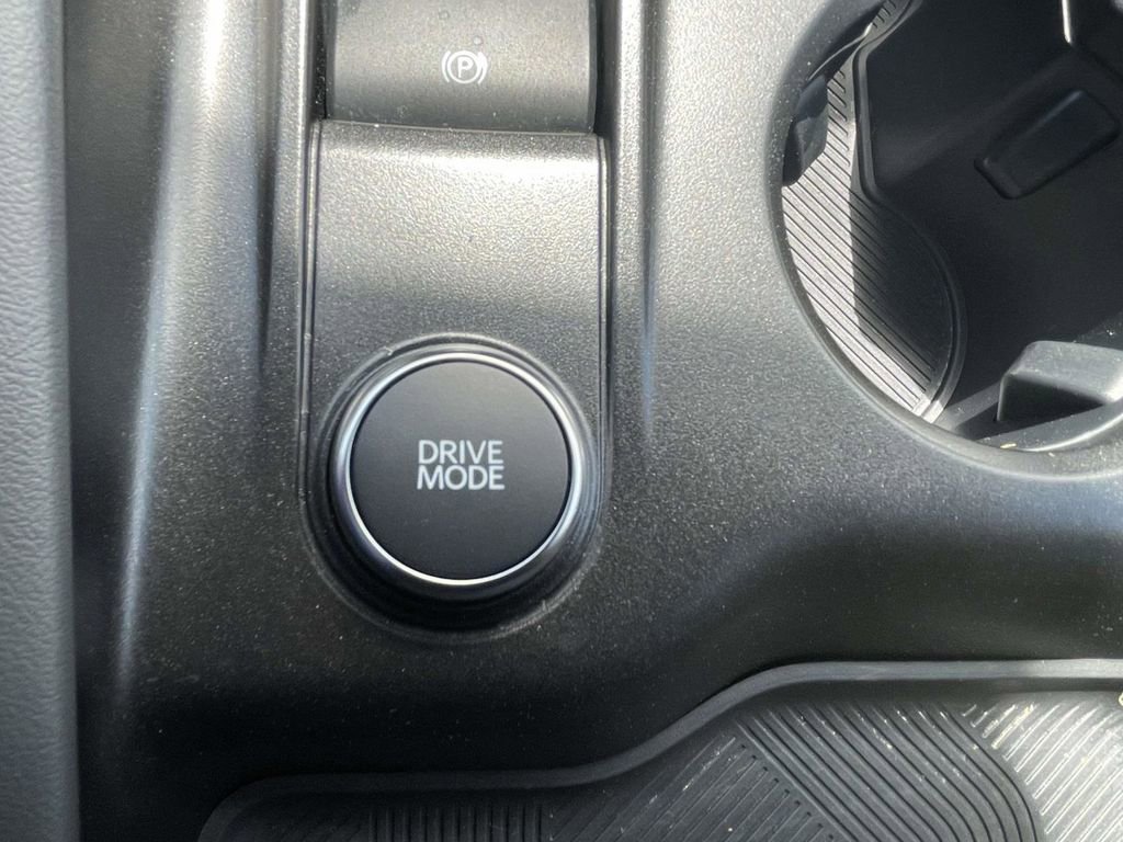 Used 2025 Ford Explorer Active AWD/4WD image 29