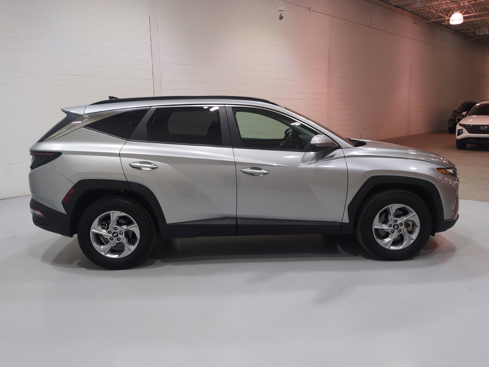 Certified 2023 Hyundai Tucson SEL AWD/4WD image 2