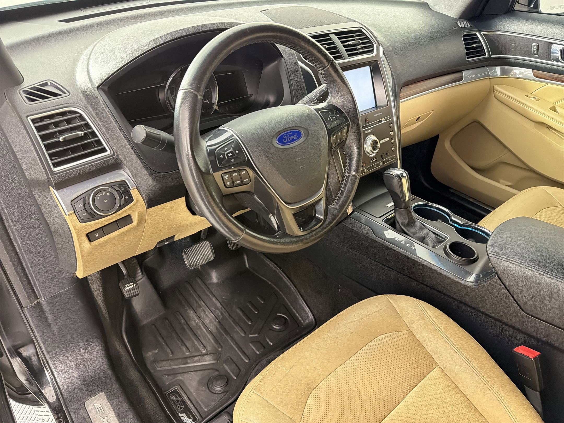 Used 2016 Ford Explorer Limited image 4