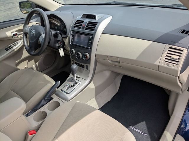 Used 2013 Toyota Corolla LE FWD image 31