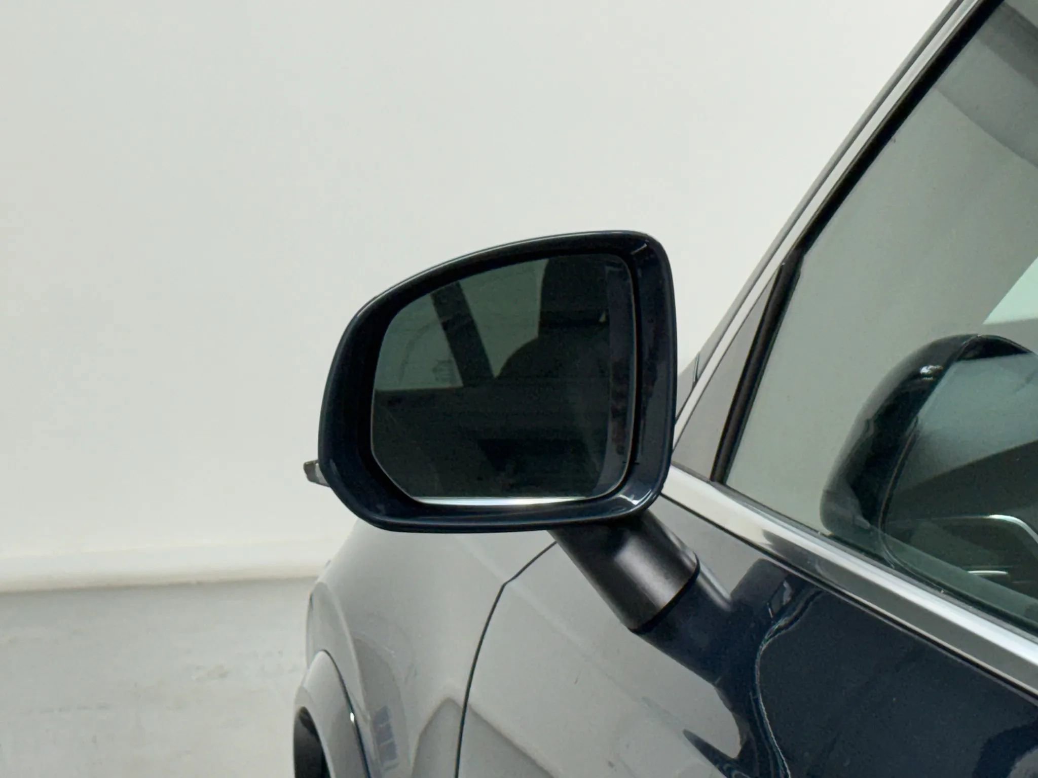 Used 2019 Volvo XC90 T6 Momentum w/ Advanced Package image 45