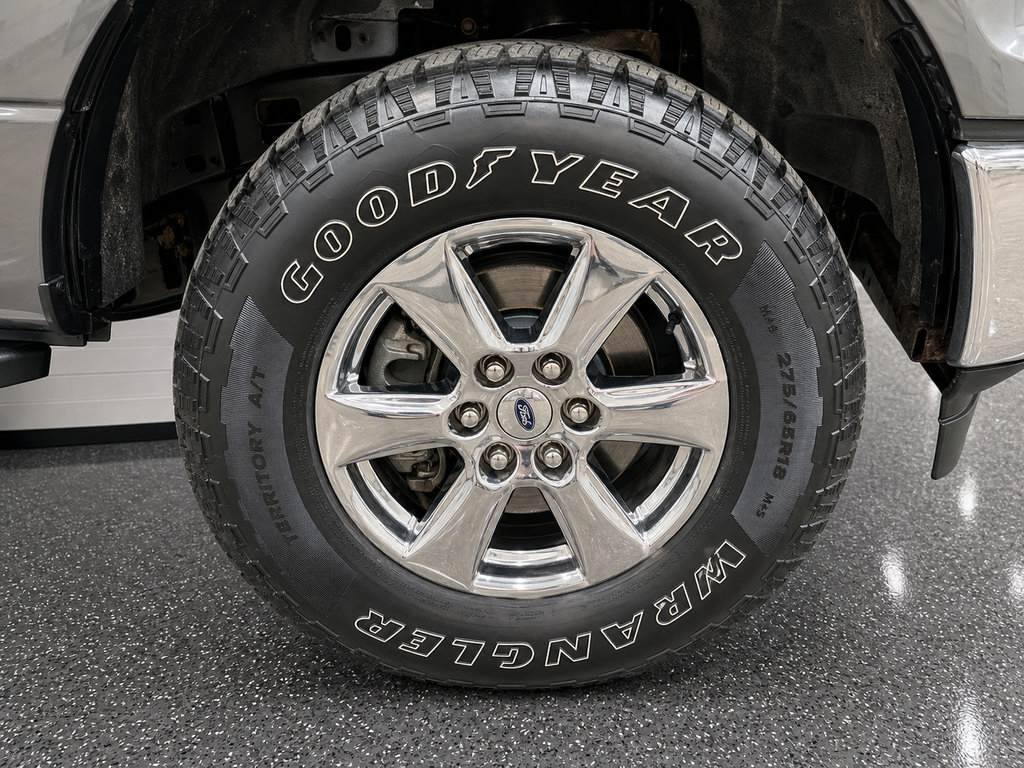 Used 2019 Ford F150 XLT w/ Equipment Group 302A Luxury AWD/4WD image 32