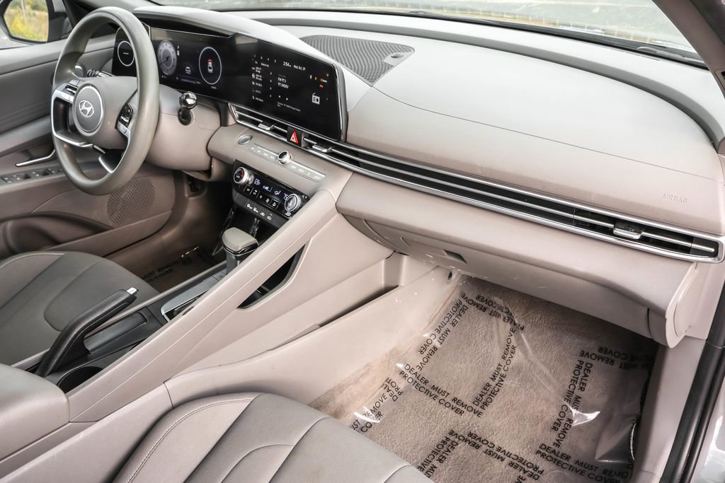 Used 2024 Hyundai Elantra SEL FWD image 35