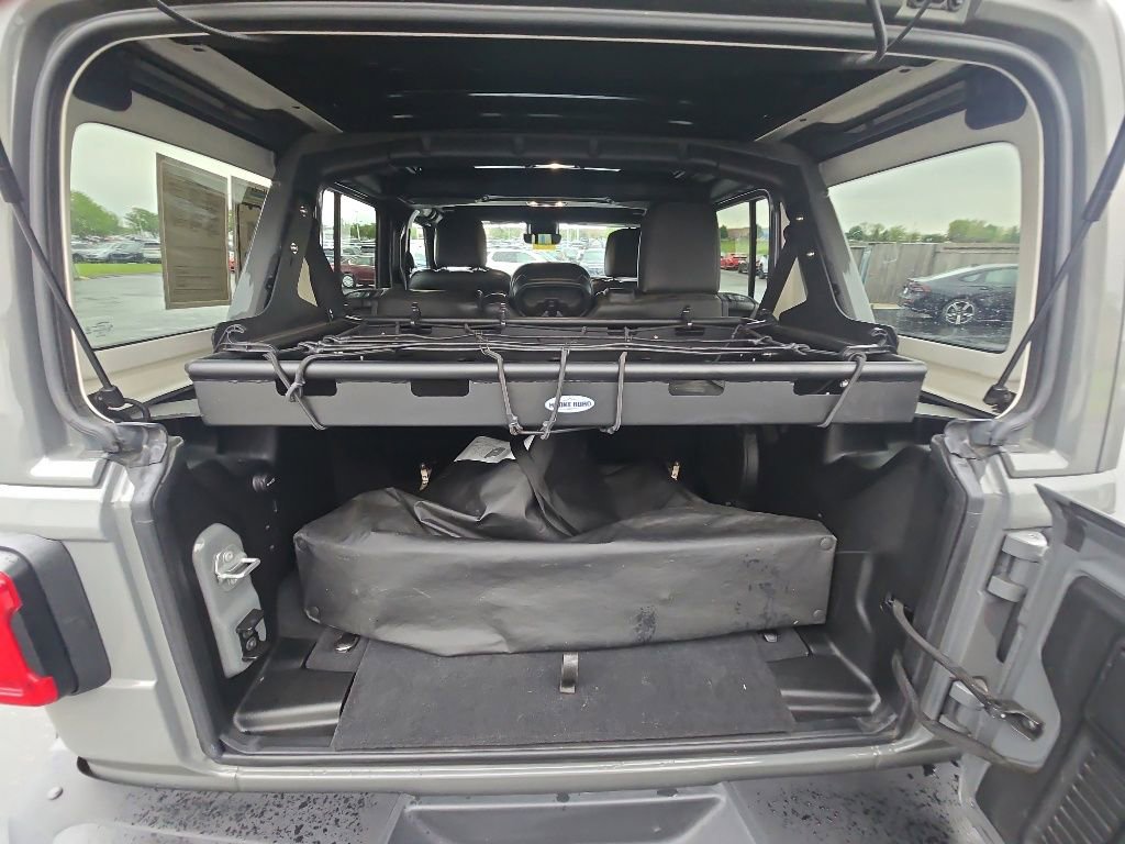 Used 2022 Jeep Wrangler Unlimited Rubicon w/ Xtreme Recon 35" Tire Package AWD/4WD image 27