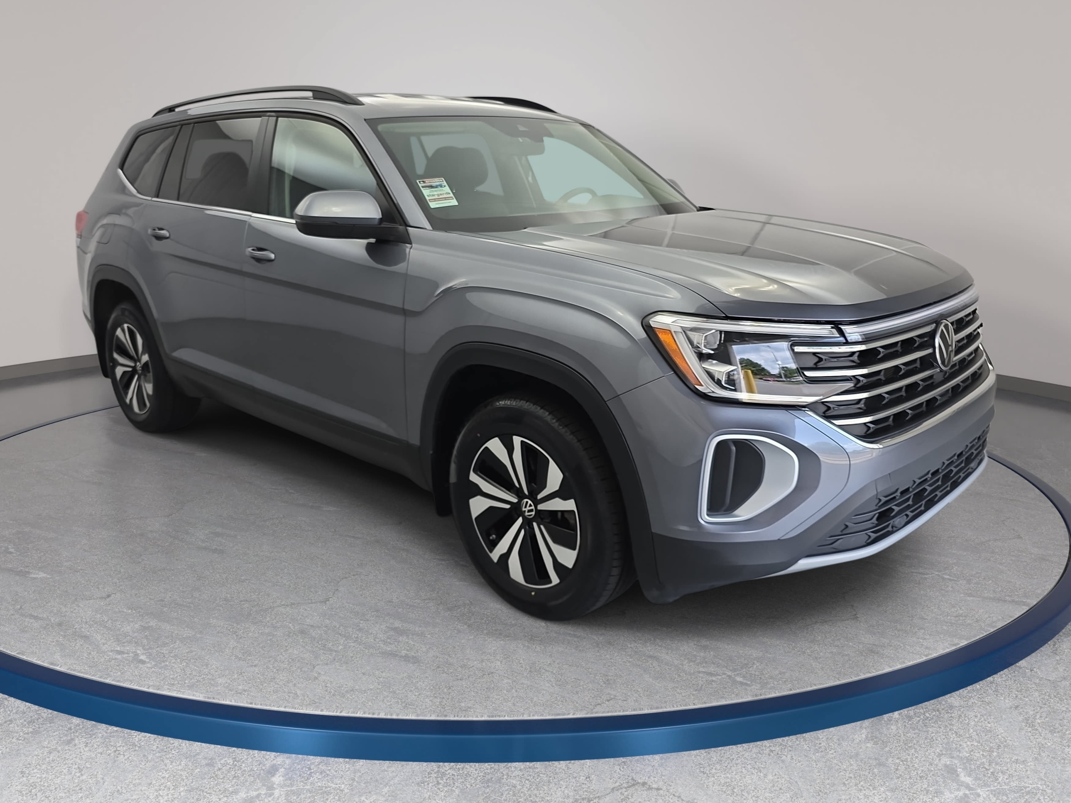 Used 2024 Volkswagen Atlas SE AWD/4WD image 3