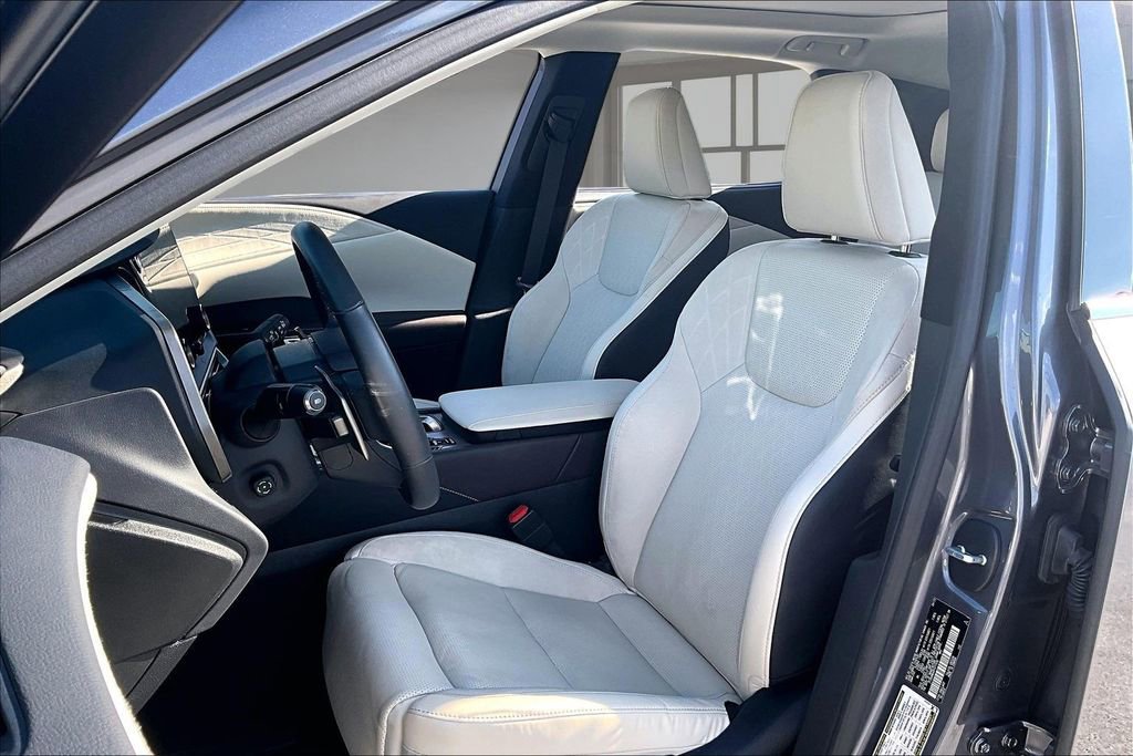 Used 2023 Lexus RX 350 FWD w/ Cold Area Package image 21