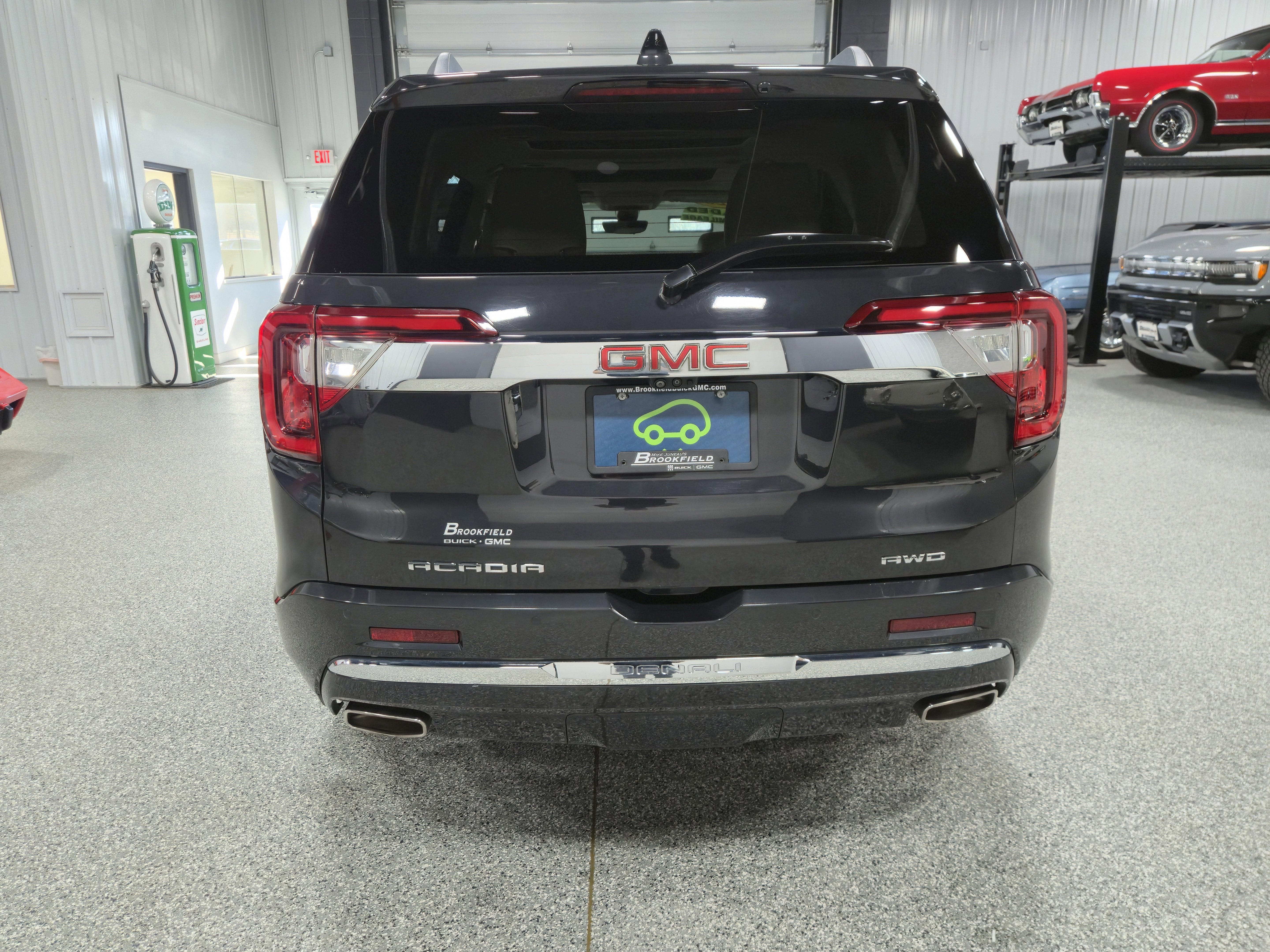 Certified 2020 GMC Acadia Denali w/ Technology Package image 4