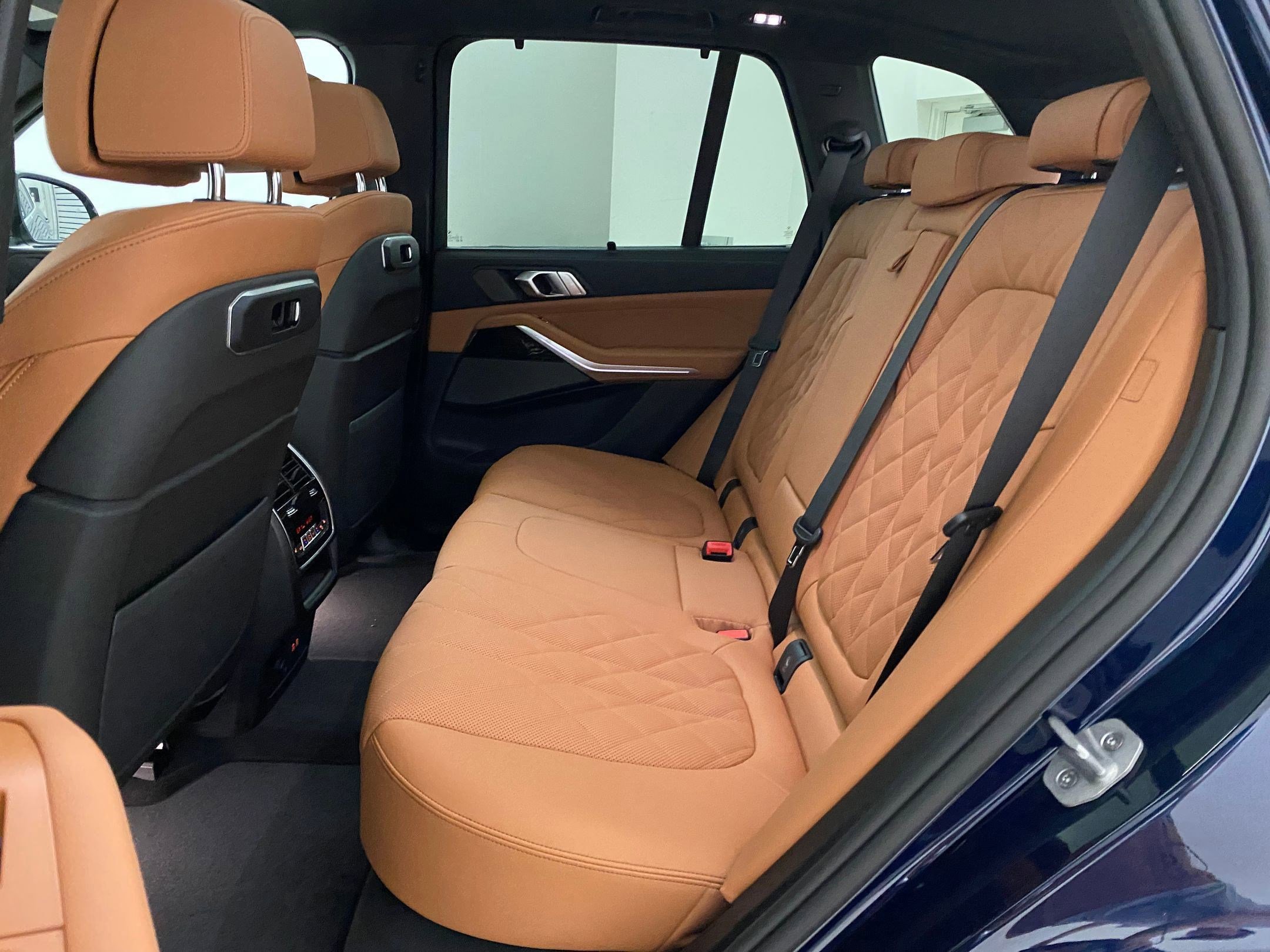 Used 2026 BMW X5 xDrive40i w/ Climate Comfort Package image 13