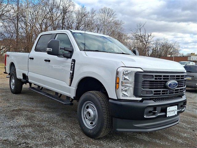New 2026 Ford F250 XL w/ FX4 Off-Road Package image 2