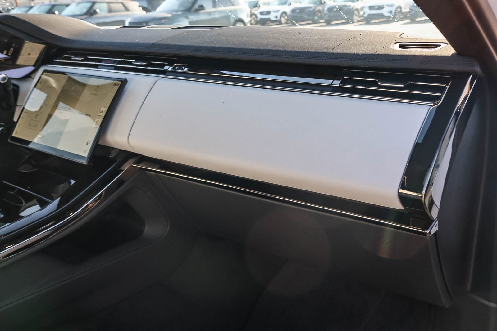 New 2026 Land Rover Range Rover Sport SE image 18