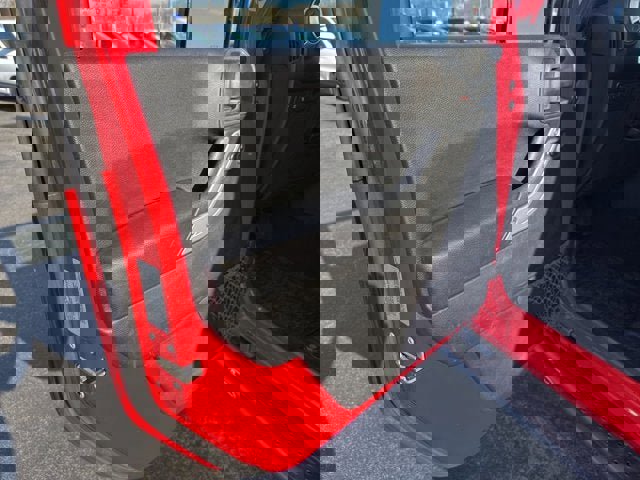 Used 2017 Jeep Wrangler Unlimited Rubicon w/ Connectivity Group image 12