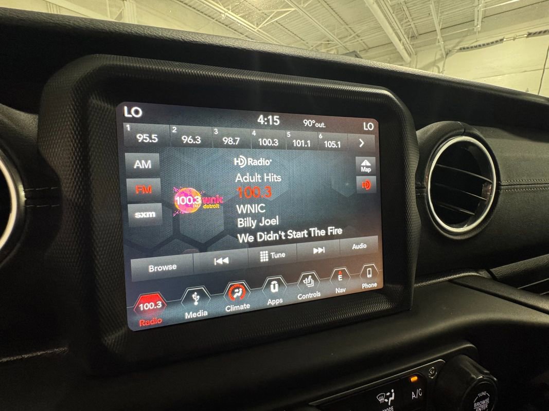 Used 2018 Jeep Wrangler Unlimited Sahara image 18