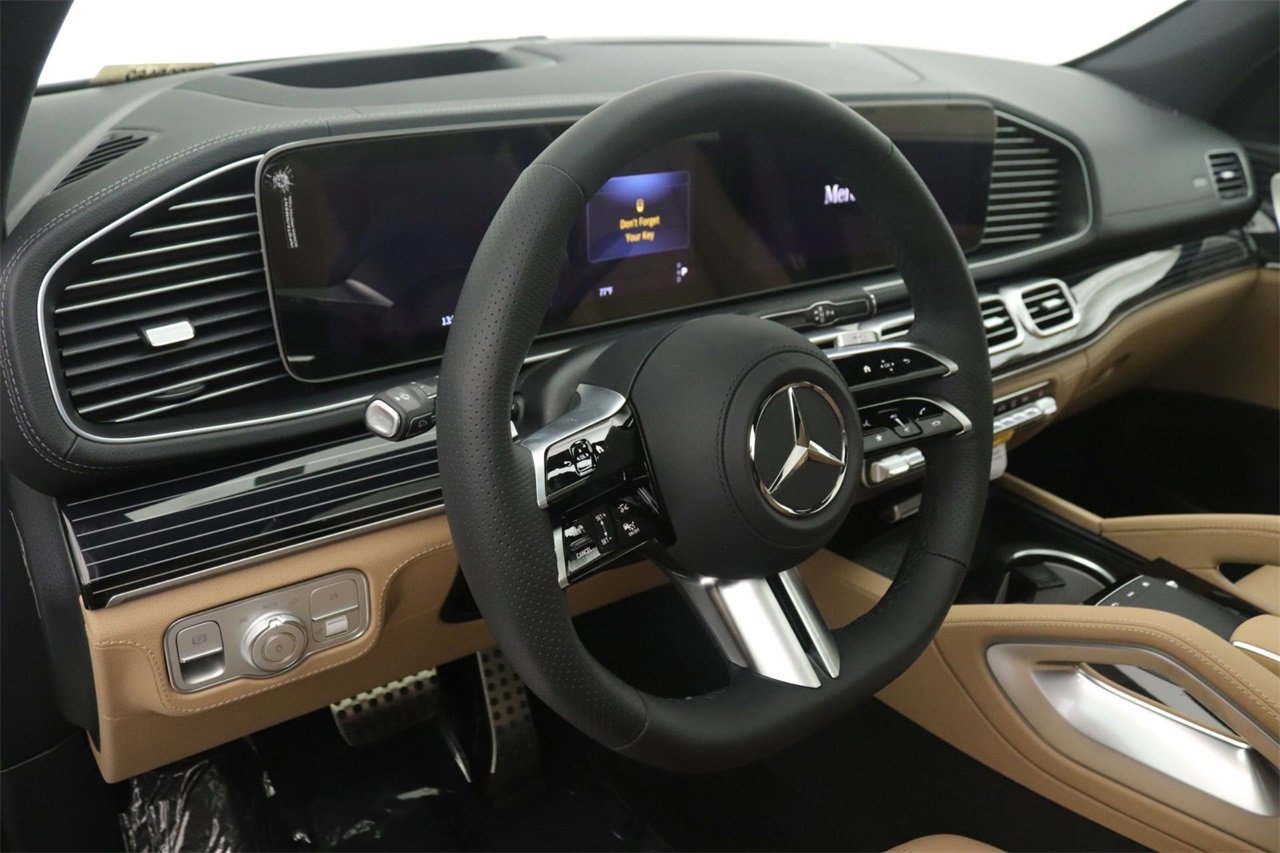 New 2026 Mercedes-Benz GLS 580 4MATIC image 5