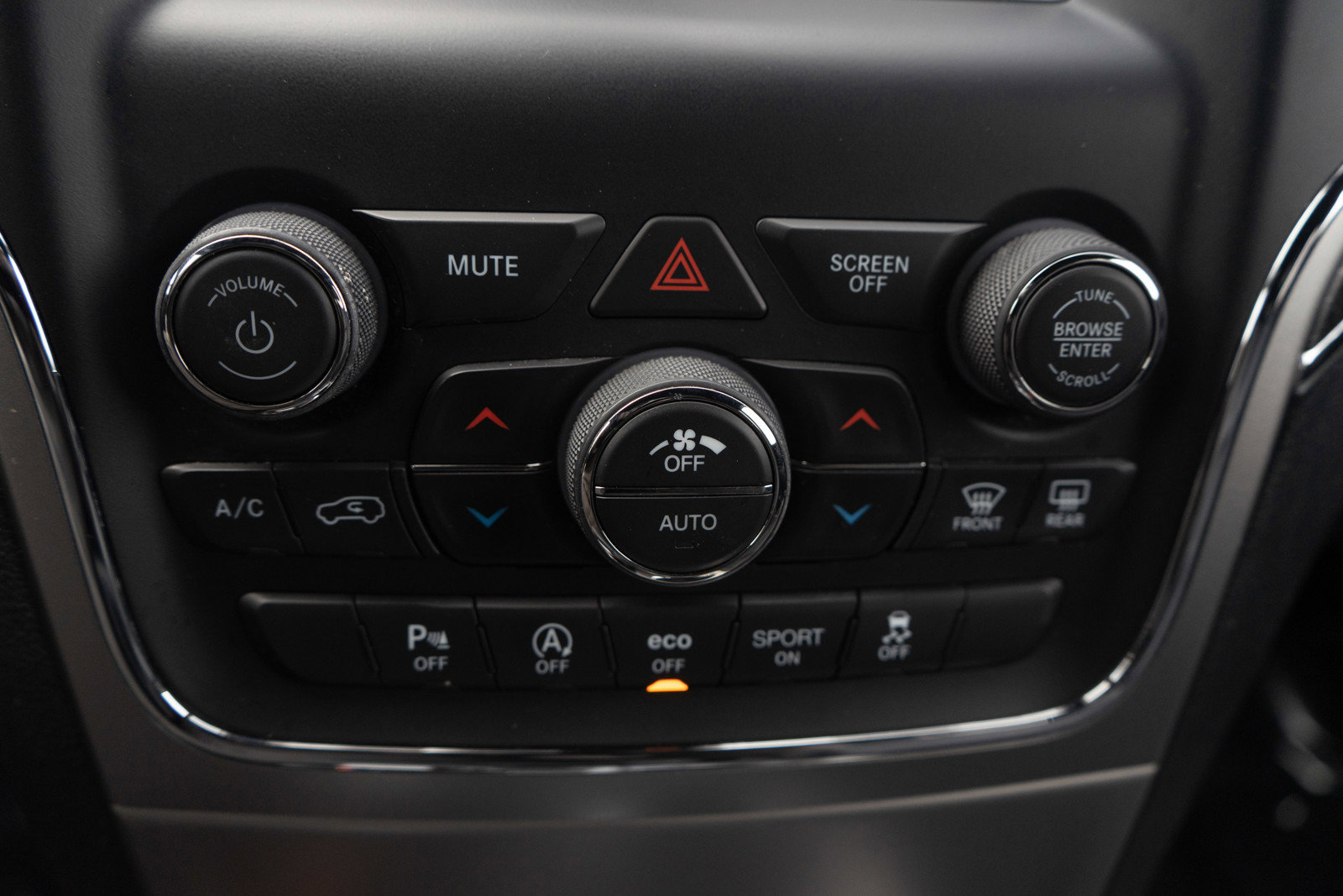 Used 2018 Jeep Grand Cherokee Limited w/ Trailer Tow Group IV image 19