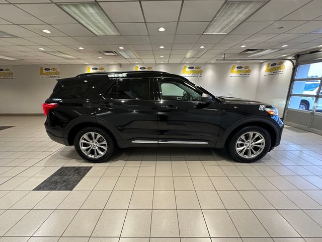 Used 2021 Ford Explorer XLT w/ Equipment Group 202A AWD/4WD image 3