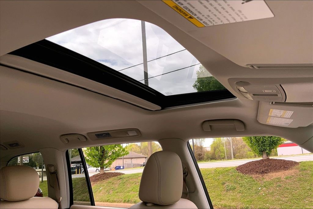 Used 2024 Nissan Armada SL w/ Captain's Chairs Package image 20