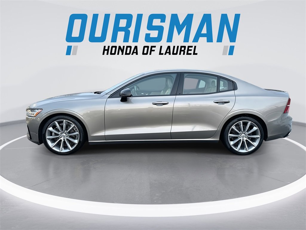 Used 2021 Volvo S60 T5 Momentum w/ Premium Package image 4