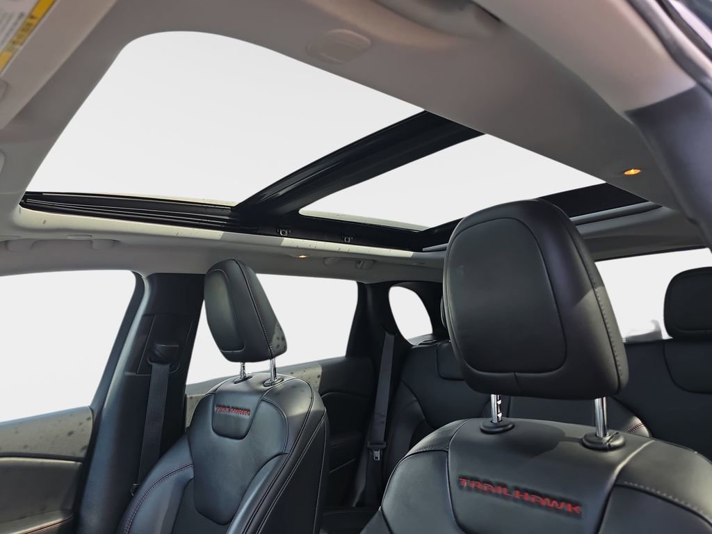 Used 2020 Jeep Cherokee Trailhawk w/ Comfort/Convenience Group image 35