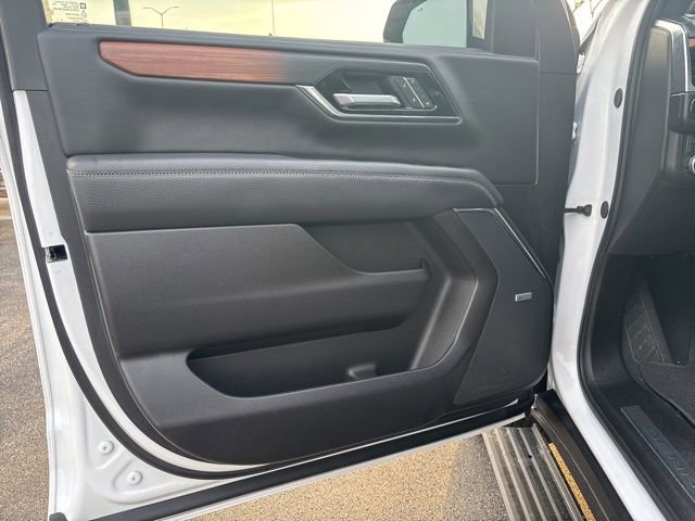 Certified 2025 GMC Yukon XL Denali w/ Sun & Power Step Package AWD/4WD image 12