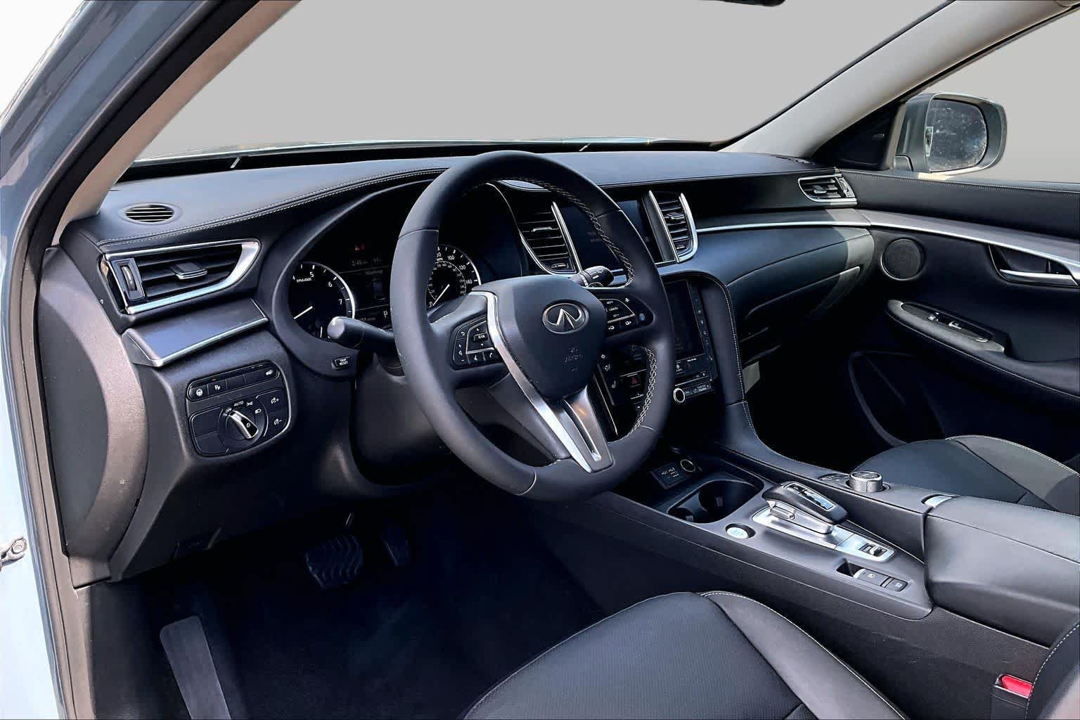 Used 2023 INFINITI QX50 Luxe FWD image 18