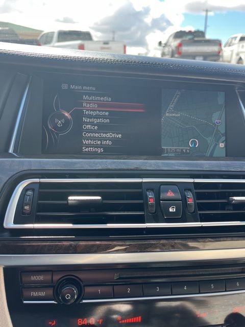 Used 2015 BMW 750i RWD image 39